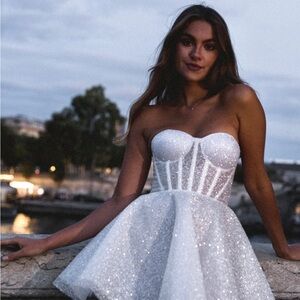 Rosie Etienne Emmelie, Brand New